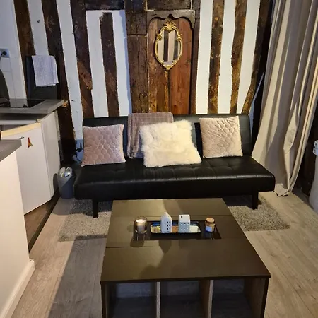 Evasion Apartment *